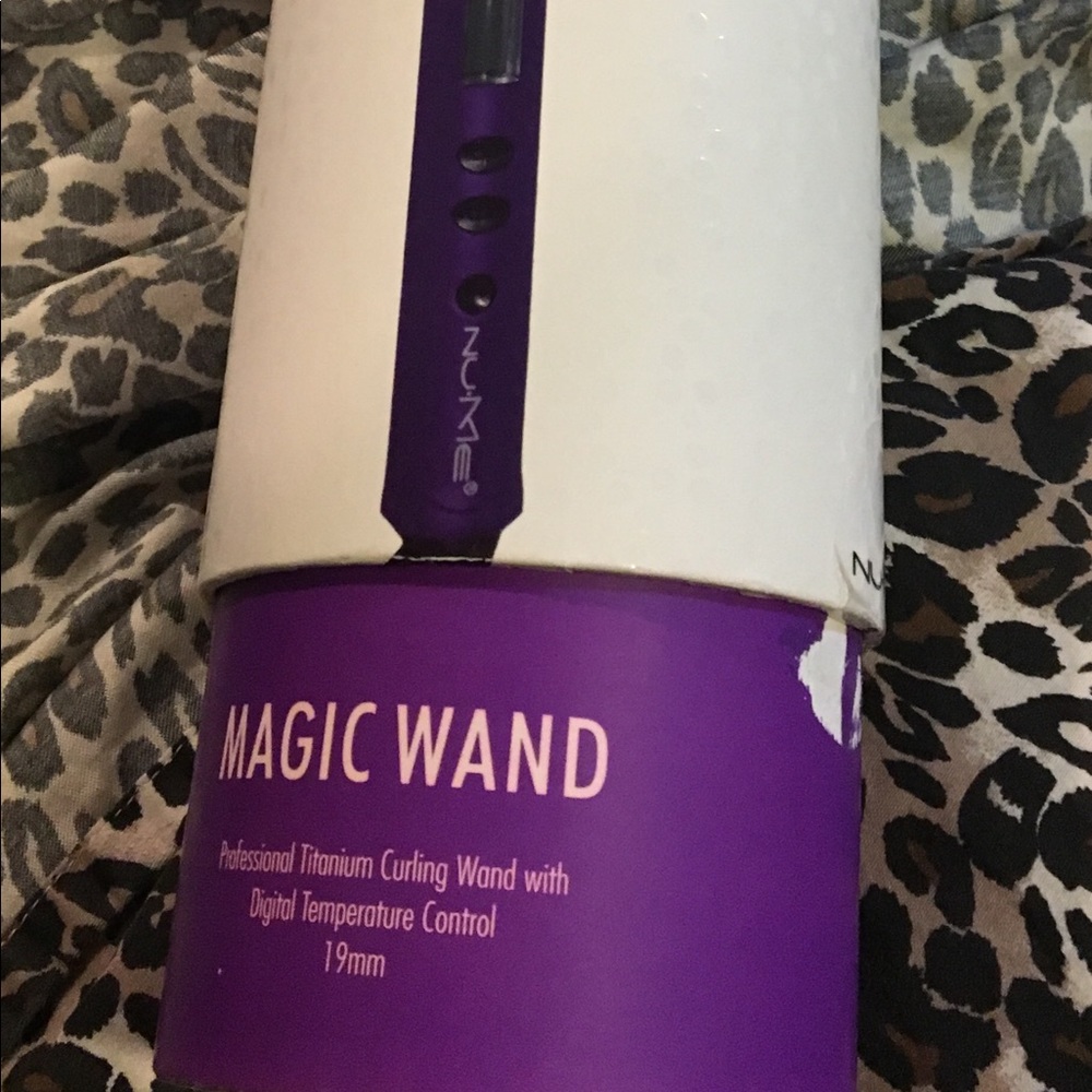 NuMe curling wand